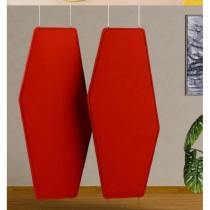 écrans acoustiques Totem suspendus de couleur rouge vif