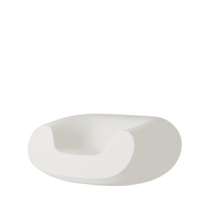 Fauteuil lounge design Chubby par Marcel Wanders en polyéthylène blanc