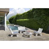 table basse design Low Lita Table avec fauteuils assortis