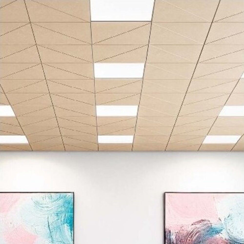 Dalles acoustiques de faux plafond ARROW avec motif graphique intégrées au plafond
