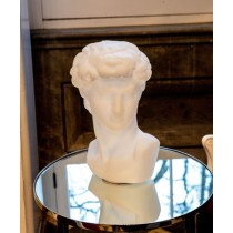 Lampe Davide posée sur table miroir – ambiance intérieure