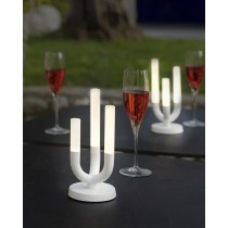 Lampe de table Luna LED rechargeable Luna dans un espace hospitality