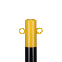 Vue rapprochée des œillets du poteau acier scellé