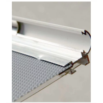 détail mécanisme cadre clic-clac aluminium ouverture frontale système clips