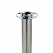 Zoom sur la tête de fixation pour corde du poteau en inox brossée